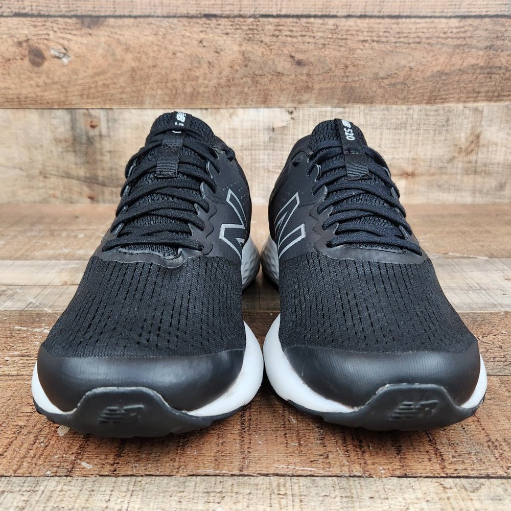 New Balance Men Sz 10.5 Wide 4E Black 520v7 Running Sneaker Comfort Athletic - Picture 2 of 9